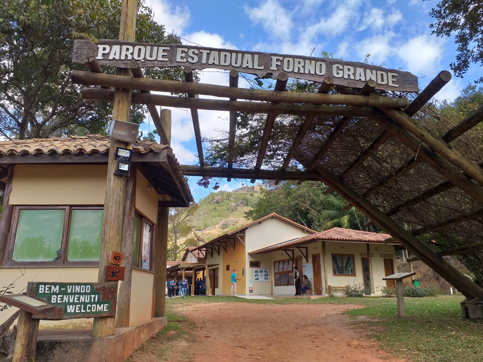 6abc4f77-2691-4acc-bdd4-650cad288962-2