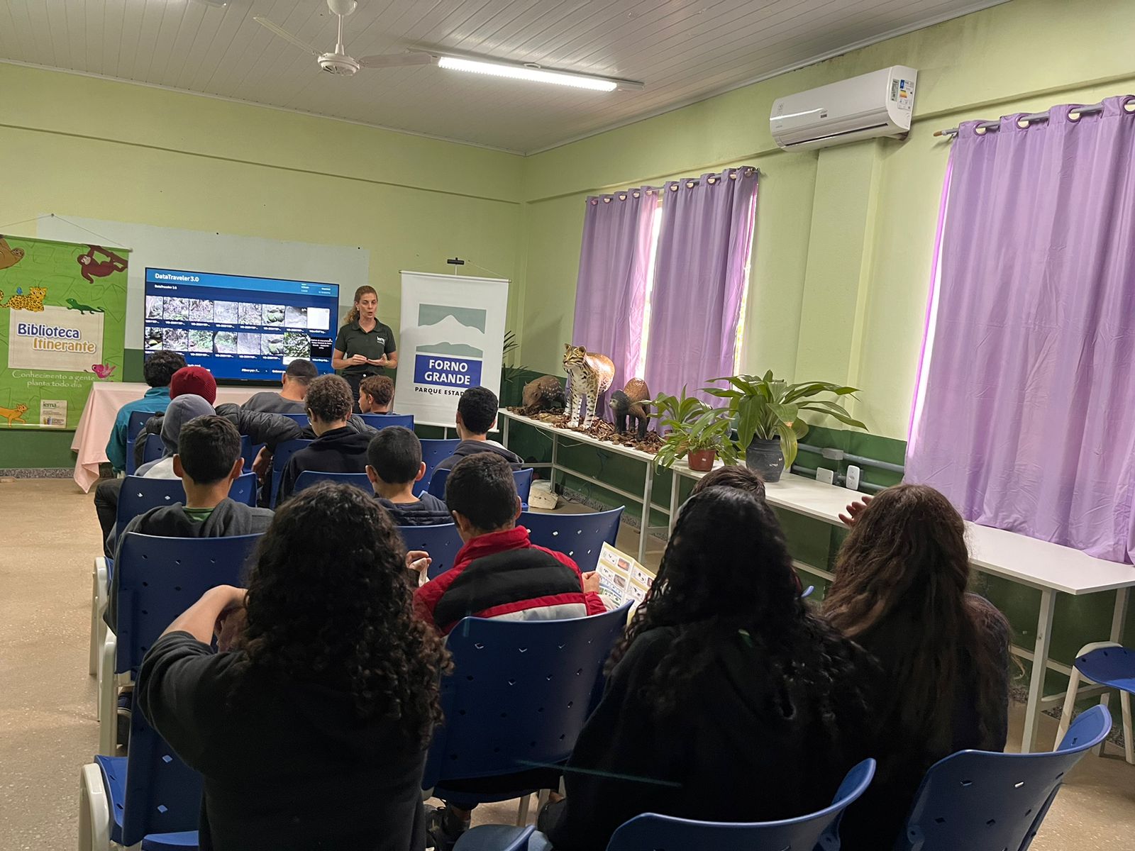 Parque Forno Grande promove atividades com alunos em feira de ciências