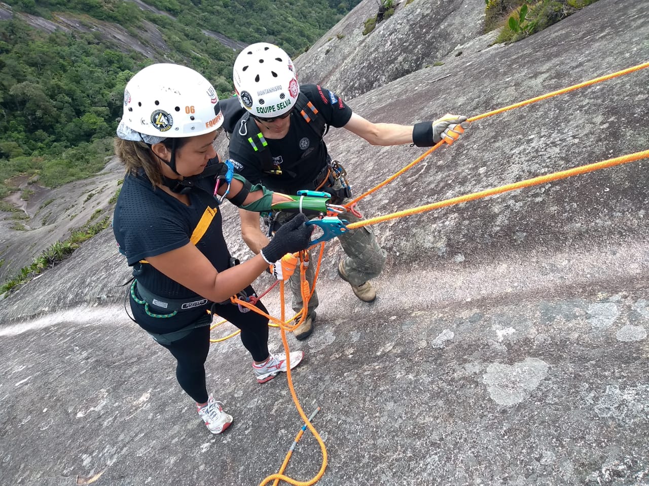 Iema_escalada Pedra Azul com mão mecânica (6)